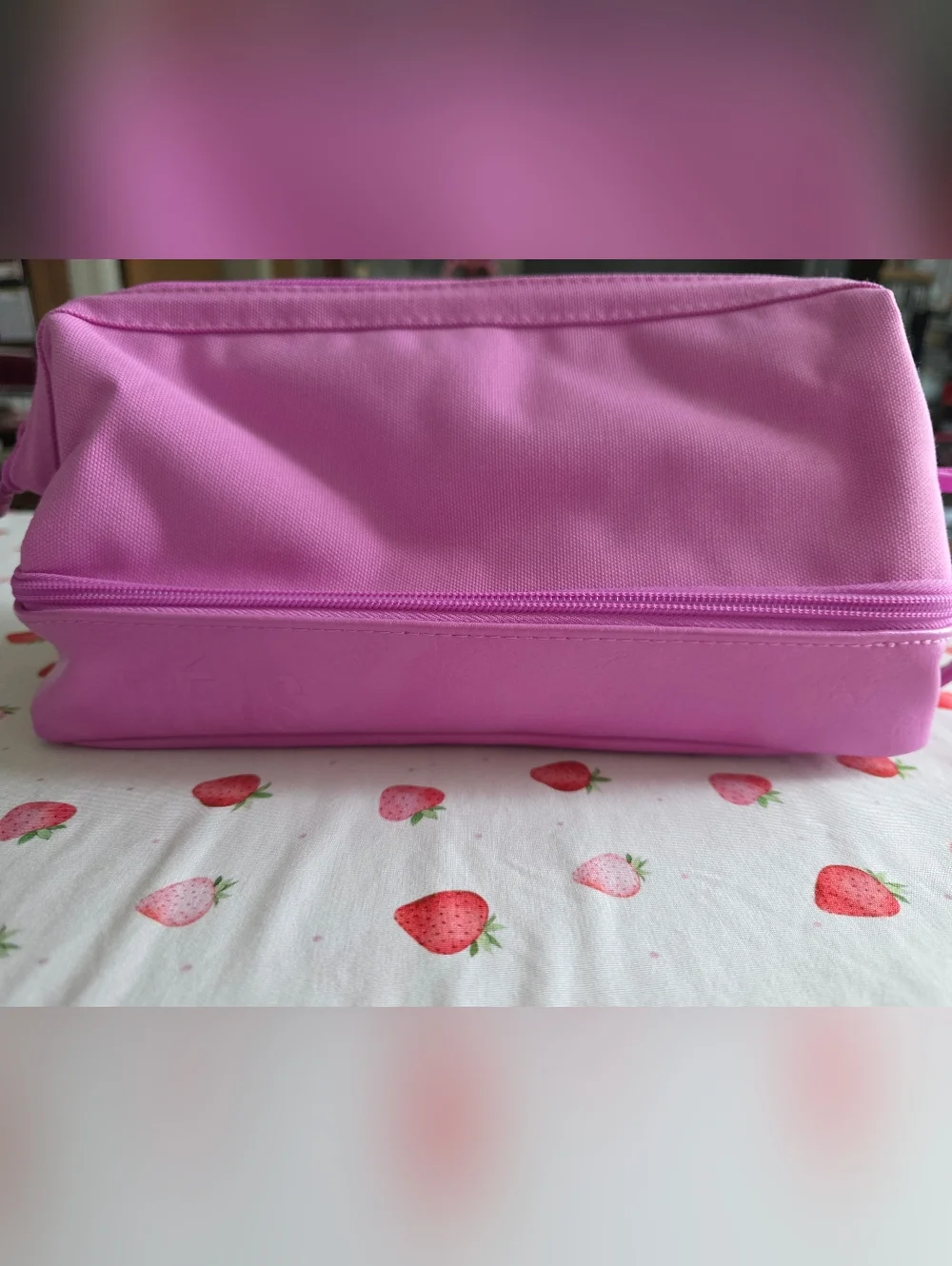 Béis Dopp Kit In Berry - Picture 2 of 5